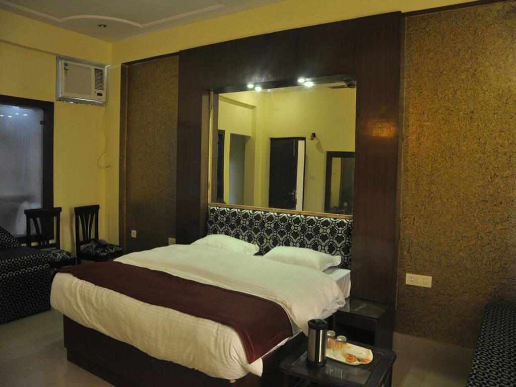 Hotel New Park Plaza Haridwar Bagian luar foto