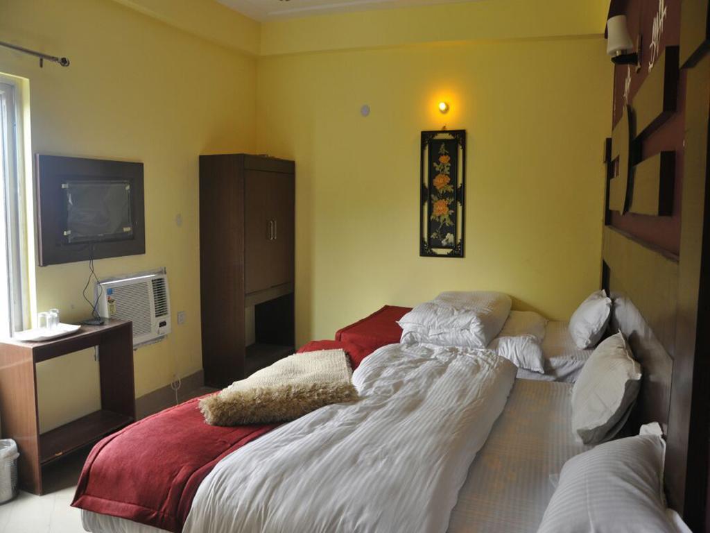 Hotel New Park Plaza Haridwar Bagian luar foto