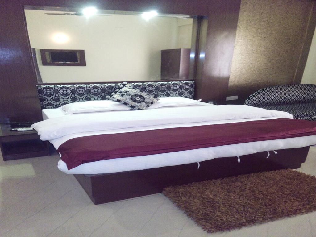 Hotel New Park Plaza Haridwar Bagian luar foto